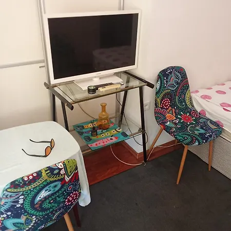 Apartment And Lucac Manus *