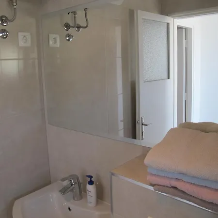 Apartment And Lucac Manus *