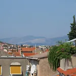 Apartment And Lucac Manus *